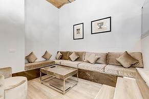 Spanish Queen Apartment