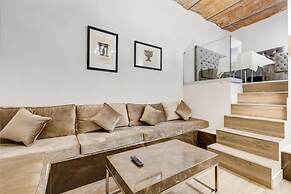 Spanish Queen Apartment