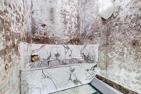 Spanish Queen Apartment