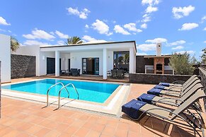 Playas Blanca Pool Private Villas
