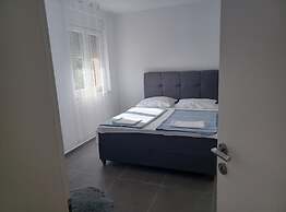 Apartments Biba Murter