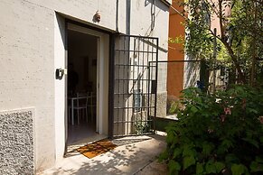 Santorsola Apartment