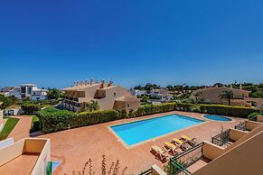 Sao Rafael TownHouse with Pool