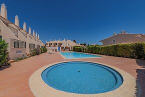 Sao Rafael TownHouse with Pool