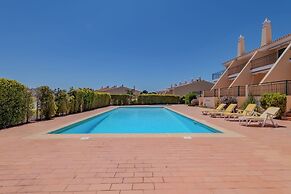 Sao Rafael TownHouse with Pool