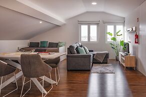 Snuggly Corner by Trip2Portugal