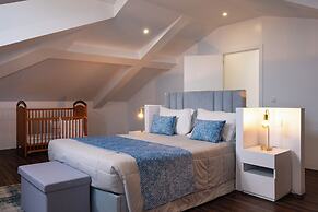 Snuggly Corner by Trip2Portugal