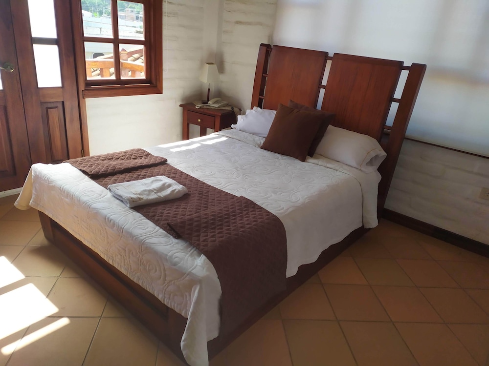 Imperio Real - Hosteria