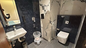 Hotel Golden Bird