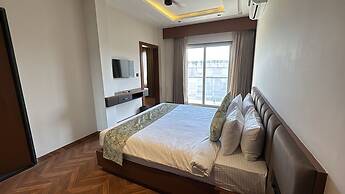 Hotel Golden Bird