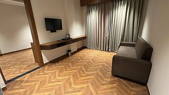 Hotel Golden Bird