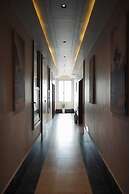 Hotel Golden Bird