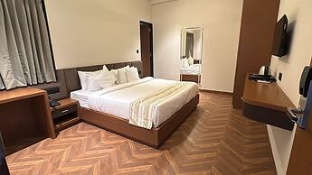 Hotel Golden Bird