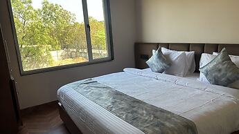 Hotel Golden Bird