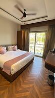 Hotel Golden Bird
