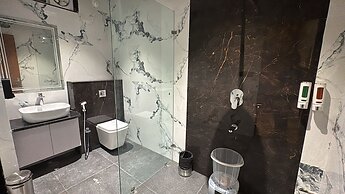 Hotel Golden Bird