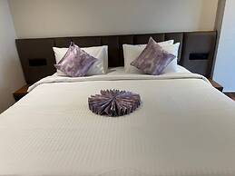 Hotel Golden Bird