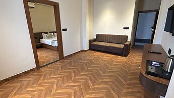 Hotel Golden Bird