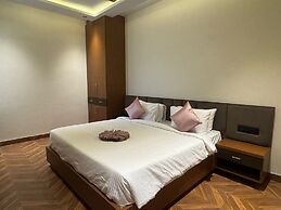 Hotel Golden Bird