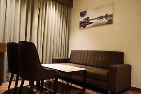 Hotel Golden Bird