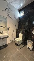 Hotel Golden Bird