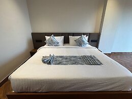 Hotel Golden Bird