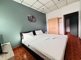 Patong Adventure Hostel