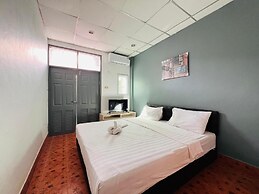 Patong Adventure Hostel
