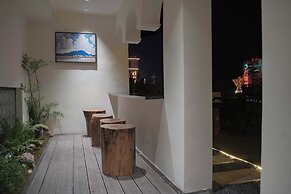 Good Night Hotel