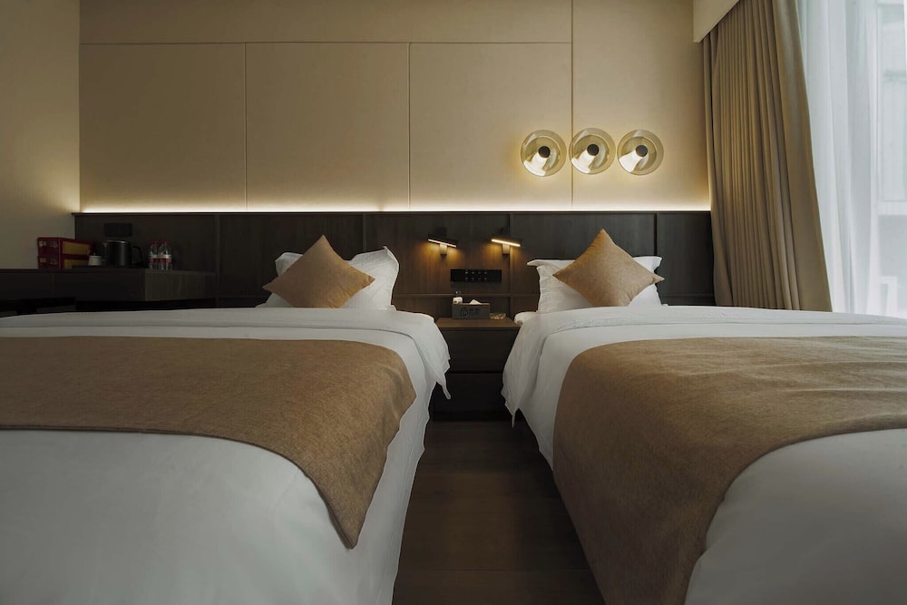 Good Night Hotel