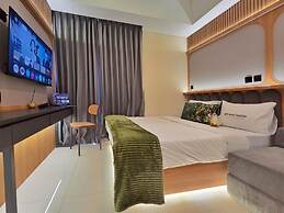 HomeWood By SanLiving - Studio