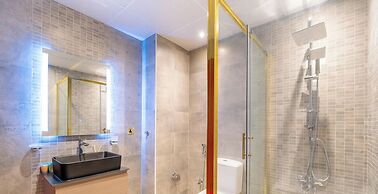 LUX The Marina View Suite 2