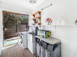 Comfortable 3-bed Home in Marangaroo
