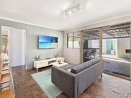 Comfortable 3-bed Home in Marangaroo