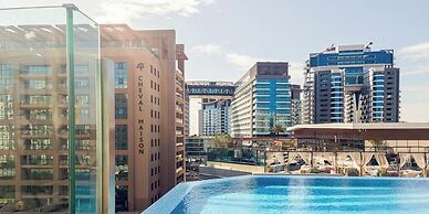 LUX Iconic Views at Palm Tower Studio 5