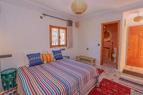 Atlas Walnut Hotel