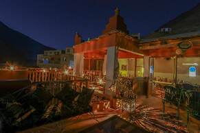Atlas Walnut Hotel