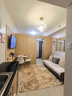 A & K Vibes Modern Quezon City Stay