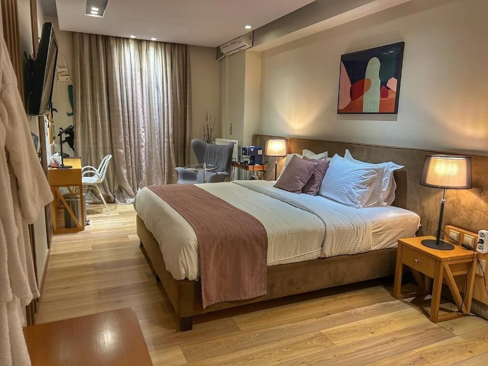TROKADERO BOUTIQUE HOTEL