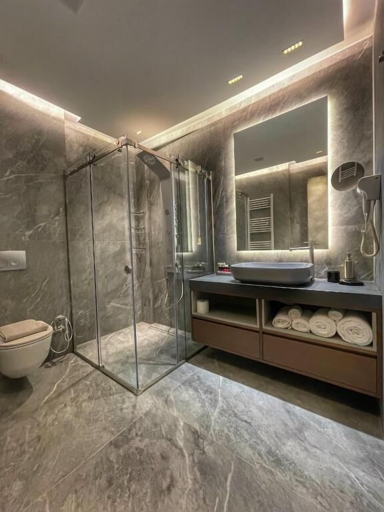 TROKADERO BOUTIQUE HOTEL