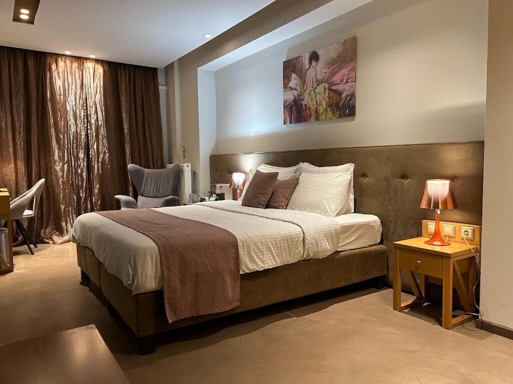 TROKADERO BOUTIQUE HOTEL