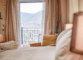 TROKADERO BOUTIQUE HOTEL