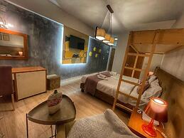 TROKADERO BOUTIQUE HOTEL