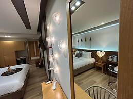 TROKADERO BOUTIQUE HOTEL