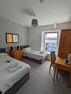Cottage Court Hotel