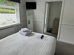 Cottage Court Hotel