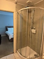 Cottage Court Hotel