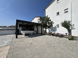 Apartment Lavaran 5 in Vir