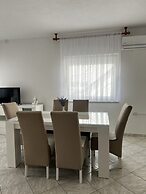Apartment Lavaran 1 in Vir