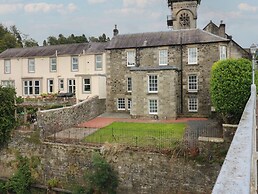 Eskvale House